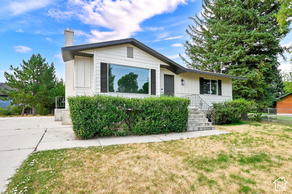 Photo of 121 E 100 S, Smithfield, UT 84335 (MLS # 2176204)