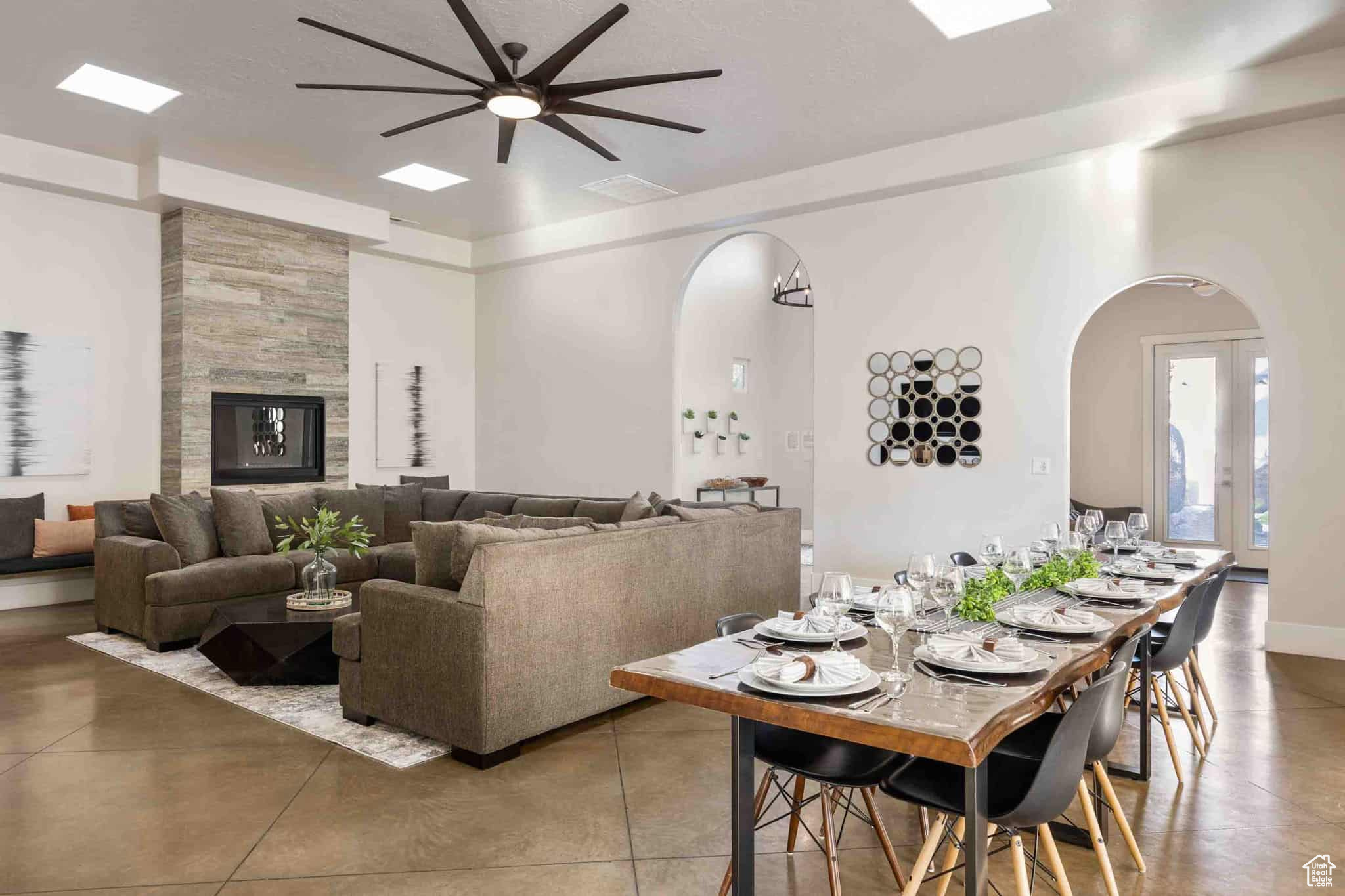 ADOBE HILLS - Residential
