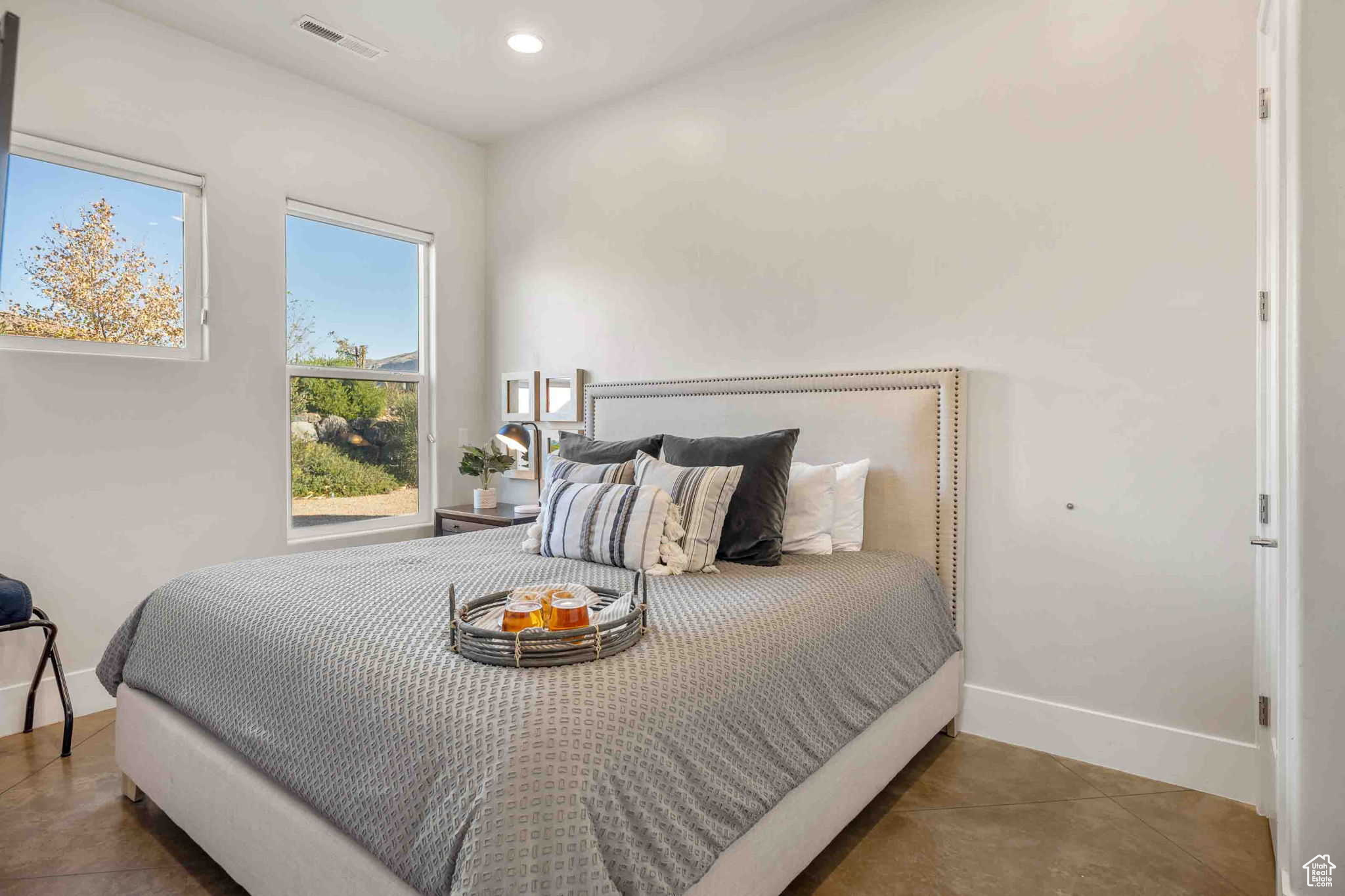 ADOBE HILLS - Residential