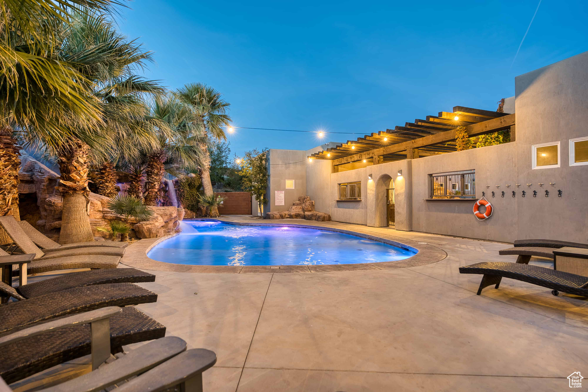 ADOBE HILLS - Residential