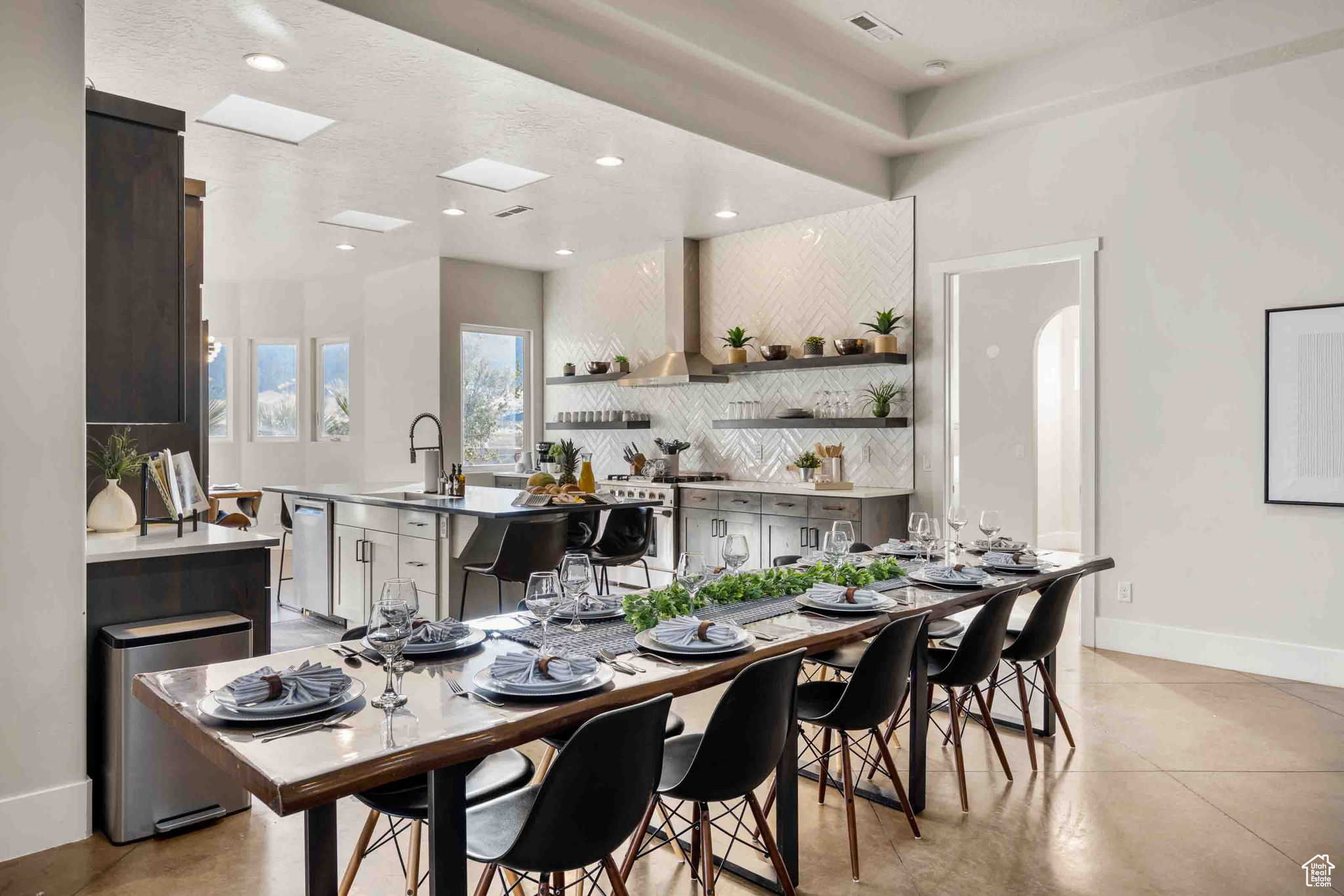 ADOBE HILLS - Residential