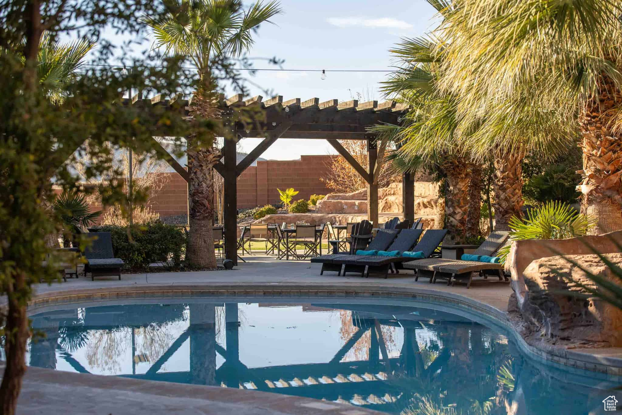 ADOBE HILLS - Residential