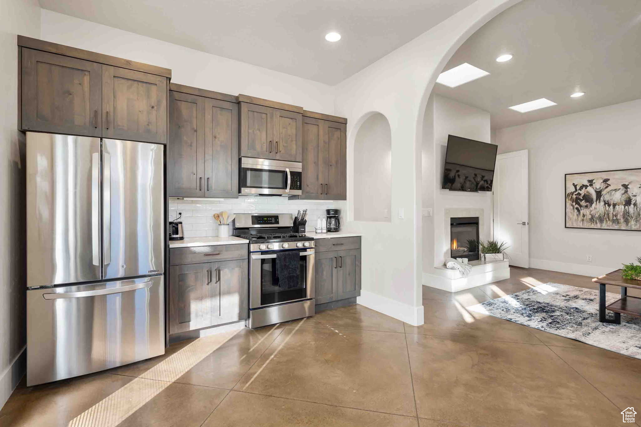 ADOBE HILLS - Residential