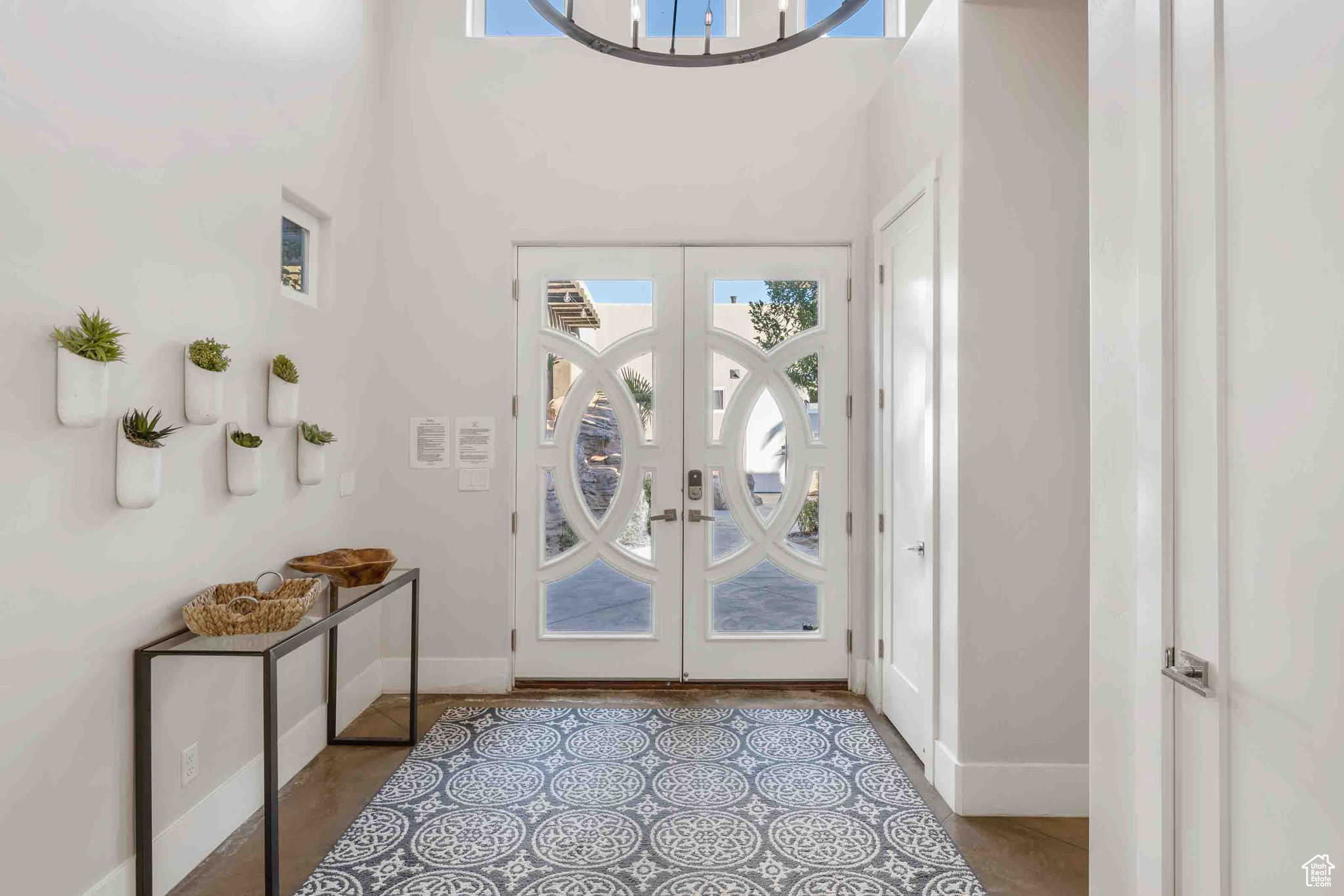 ADOBE HILLS - Residential