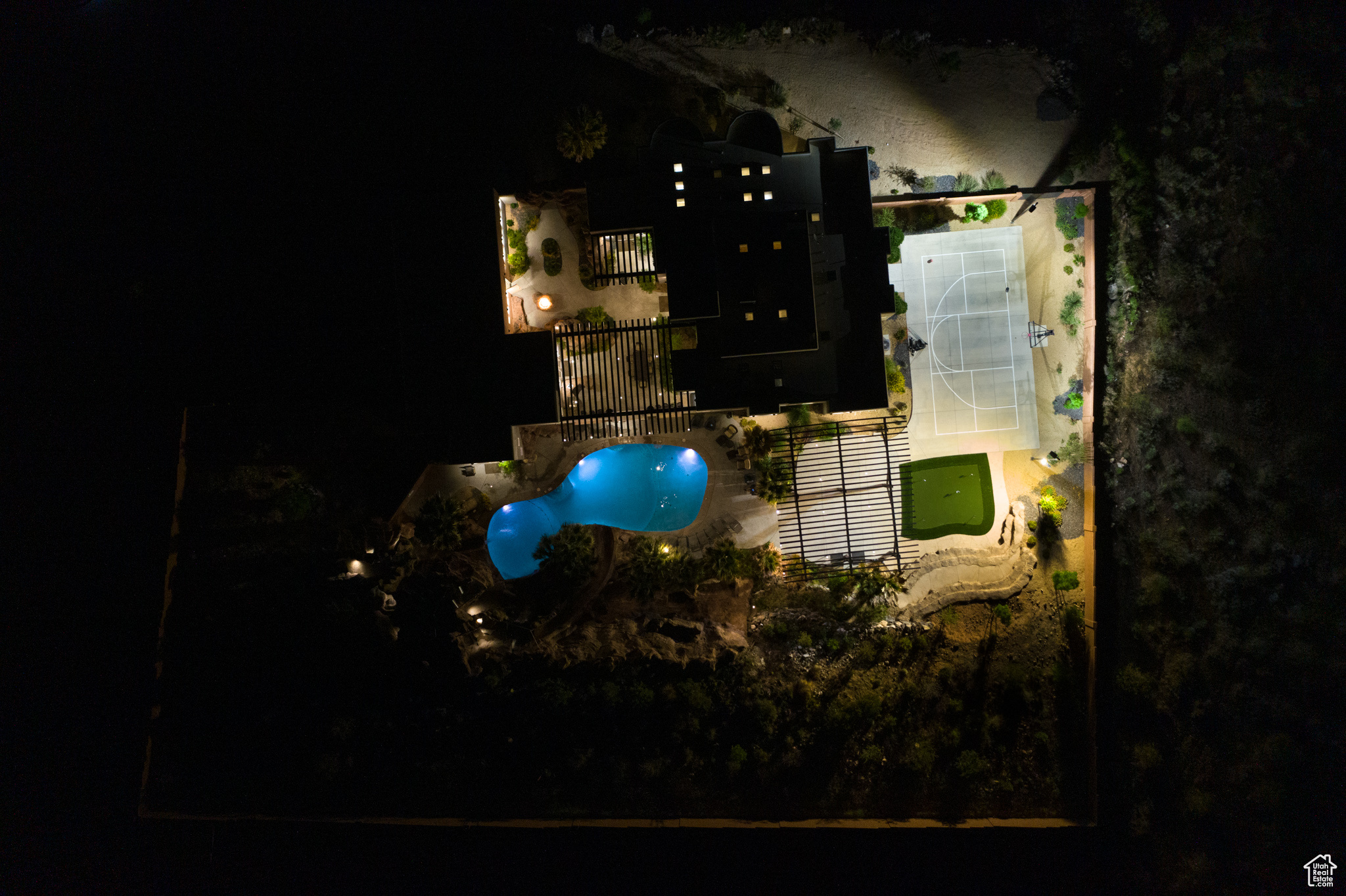 ADOBE HILLS - Residential