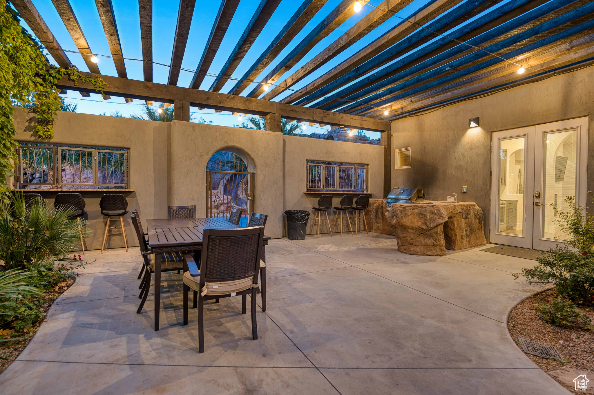 ADOBE HILLS - Residential