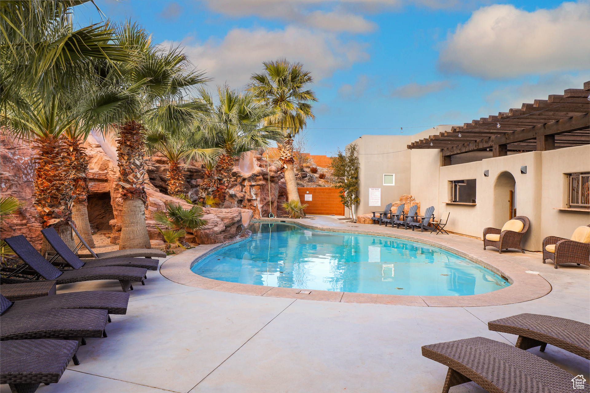 ADOBE HILLS - Residential