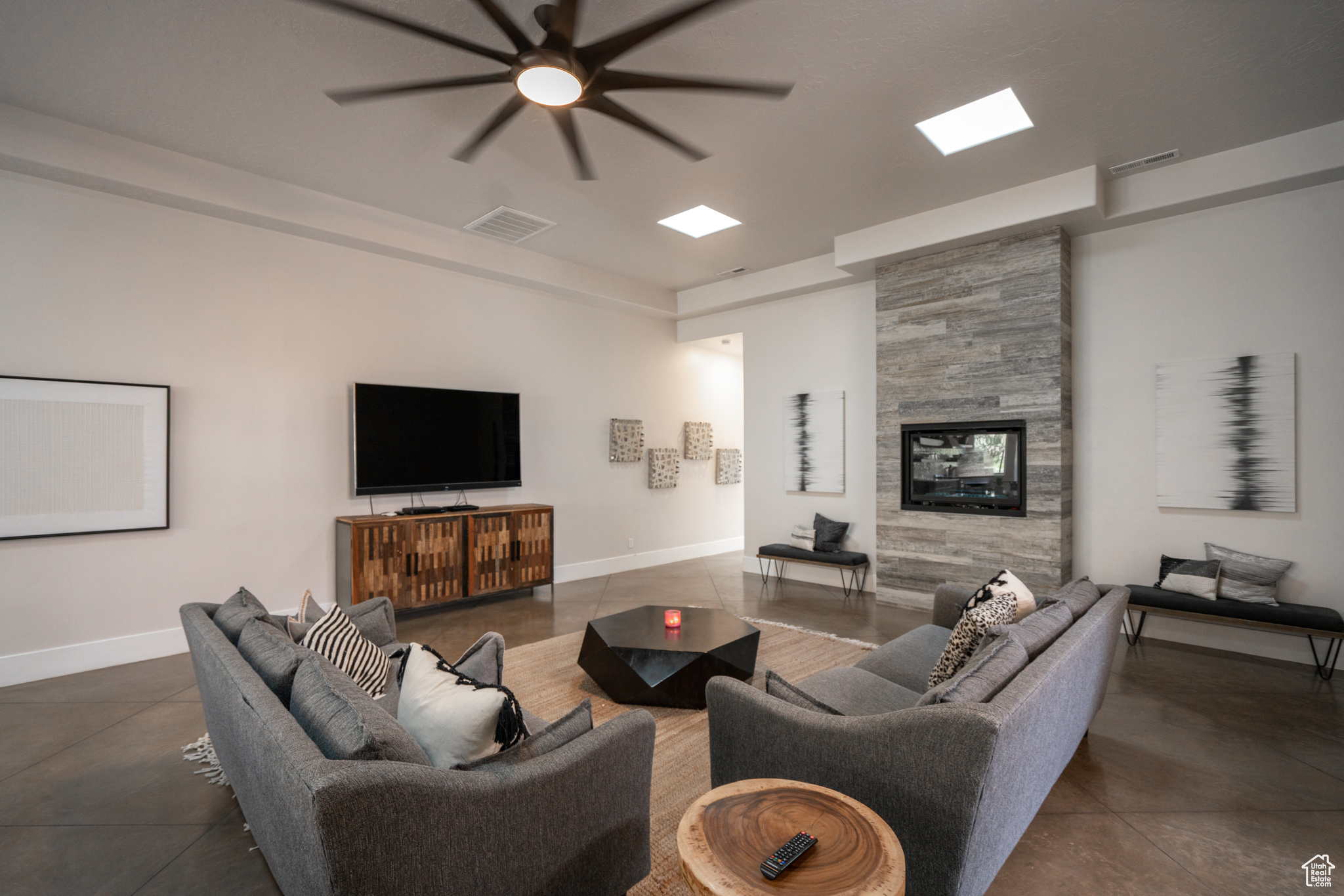ADOBE HILLS - Residential
