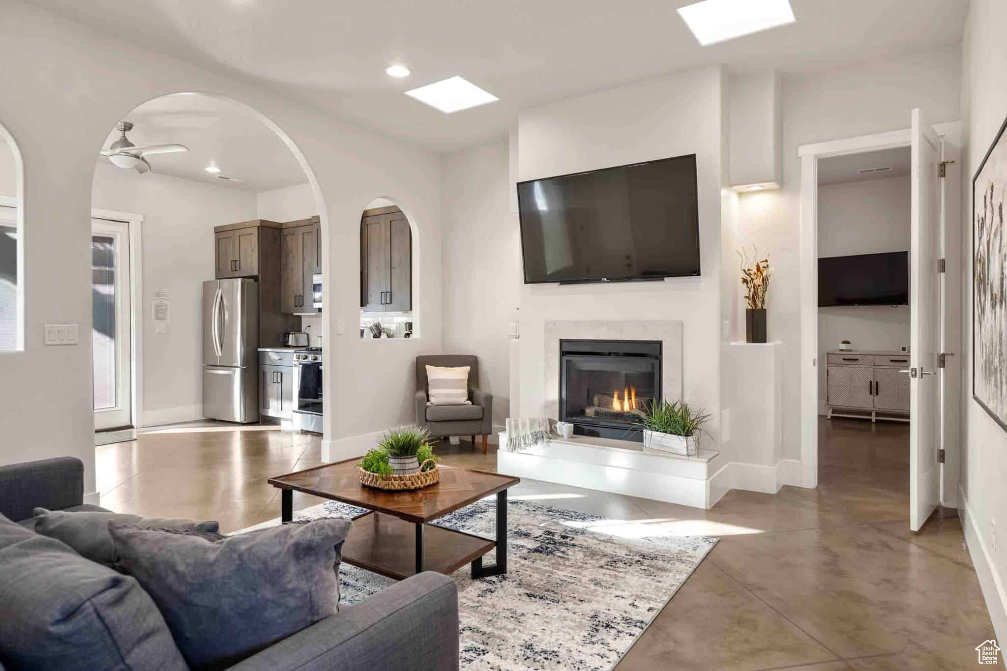 ADOBE HILLS - Residential