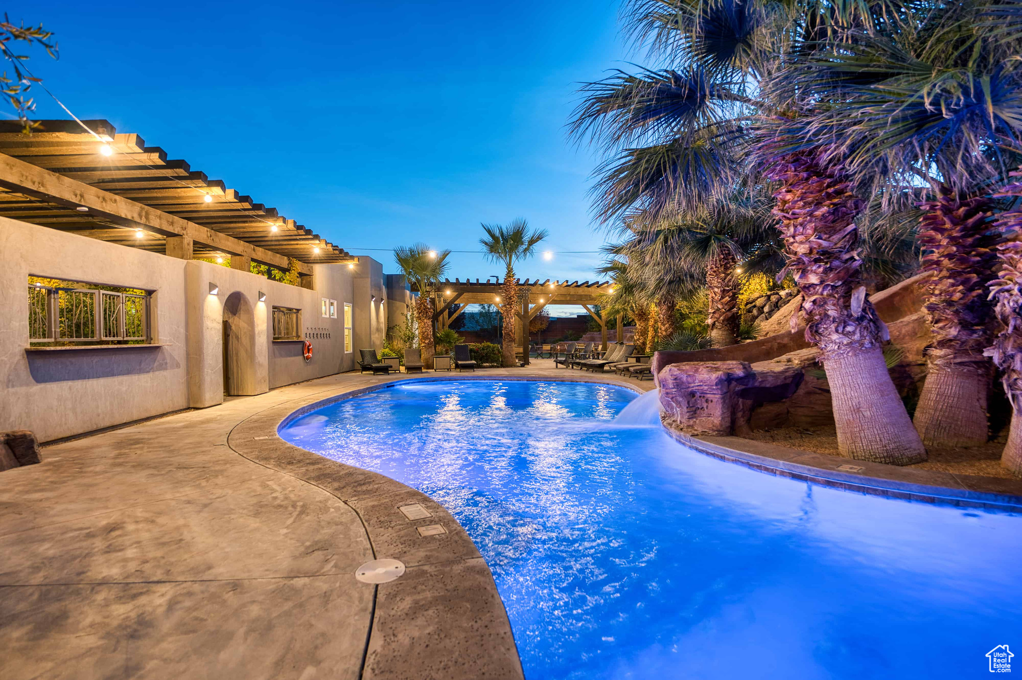 ADOBE HILLS - Residential