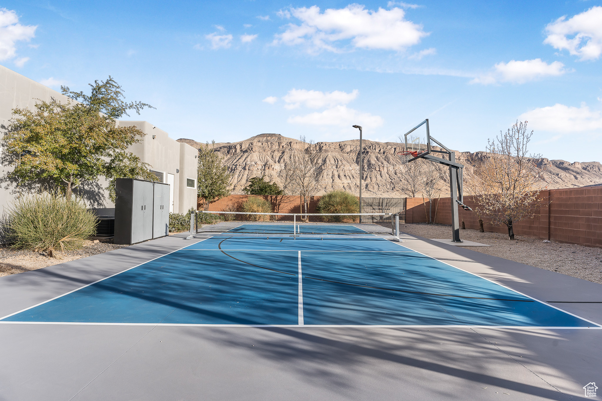ADOBE HILLS - Residential
