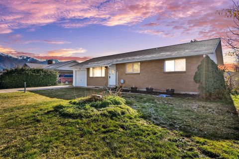 Photo of 118 E 950 N, Layton, UT 84041 (MLS # 2127254)