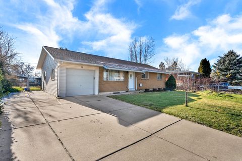 Tiny photo for 118 E 950 N, Layton, UT 84041 (MLS # 2127254)