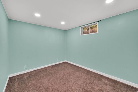 Tiny photo for 118 E 950 N, Layton, UT 84041 (MLS # 2127254)