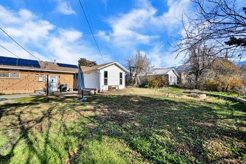 Tiny photo for 118 E 950 N, Layton, UT 84041 (MLS # 2127254)