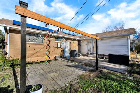 Tiny photo for 118 E 950 N, Layton, UT 84041 (MLS # 2127254)