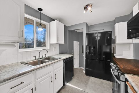 Tiny photo for 118 E 950 N, Layton, UT 84041 (MLS # 2127254)