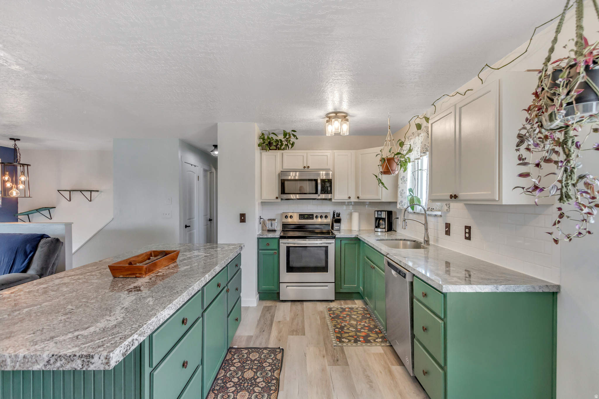 CANYON WEST - Residential