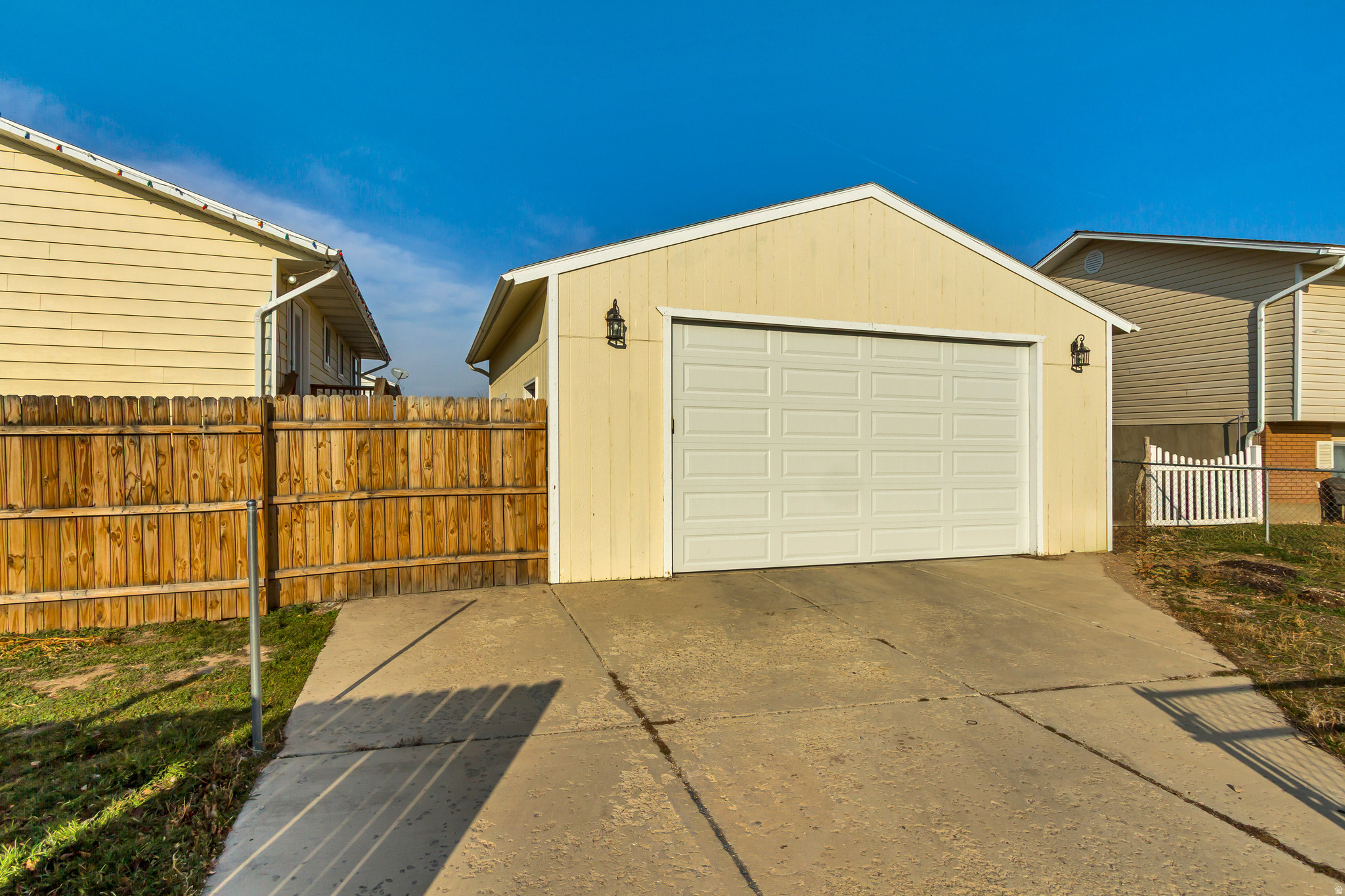 CANYON WEST - Residential