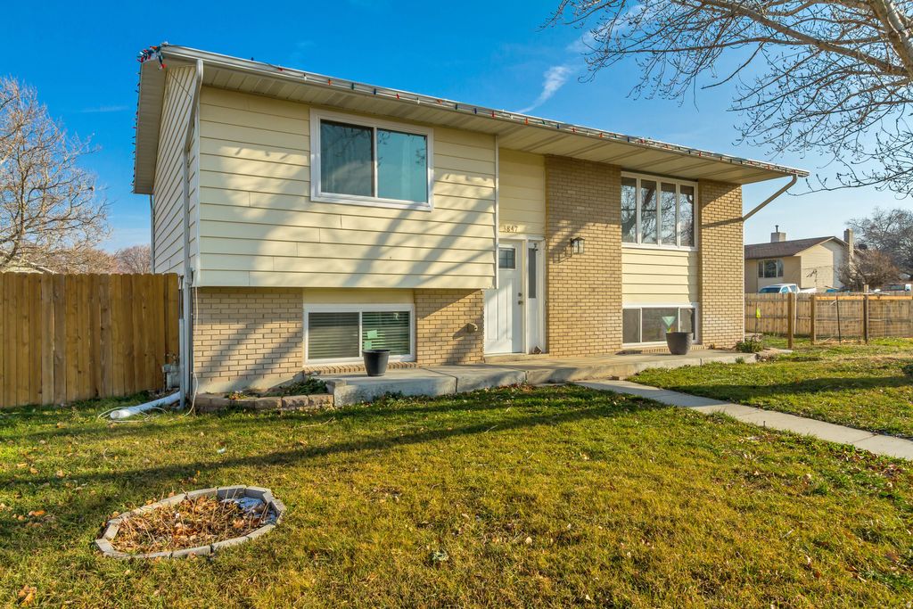 Photo of 3847 S MAJESTIC WAY W, Magna, UT 84044 (MLS # 2130603)