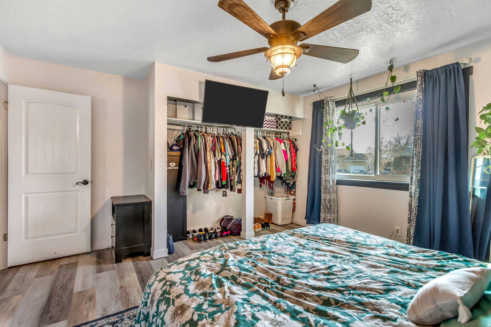 CANYON WEST - Residential