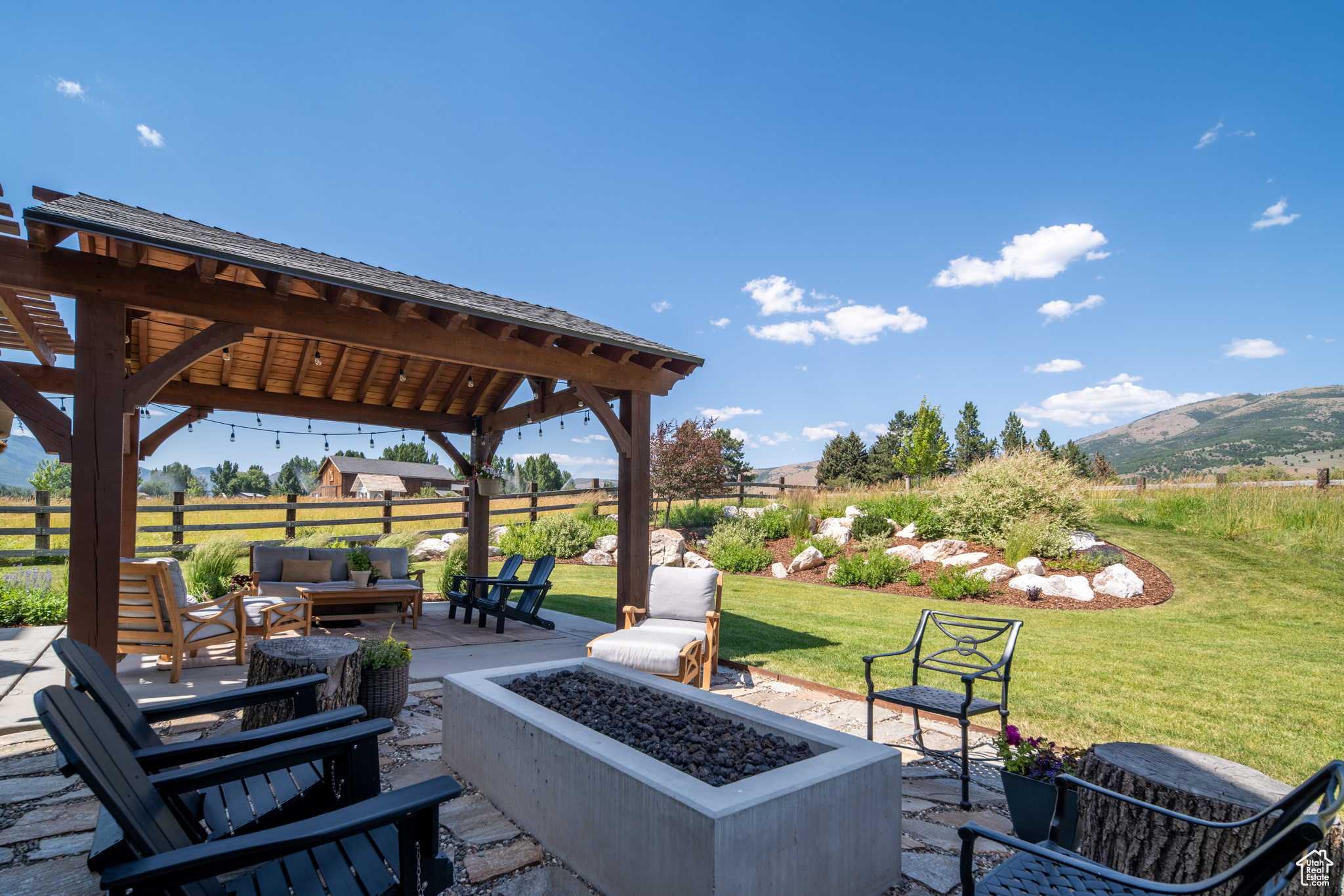 ELK RIDGE - Residential