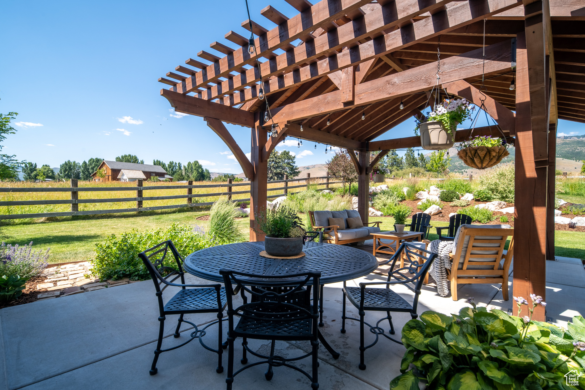 ELK RIDGE - Residential