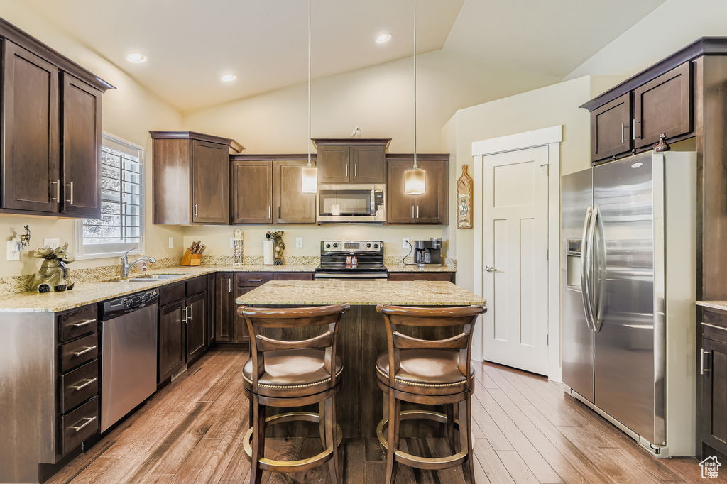 CADEN'S COVE - Residential