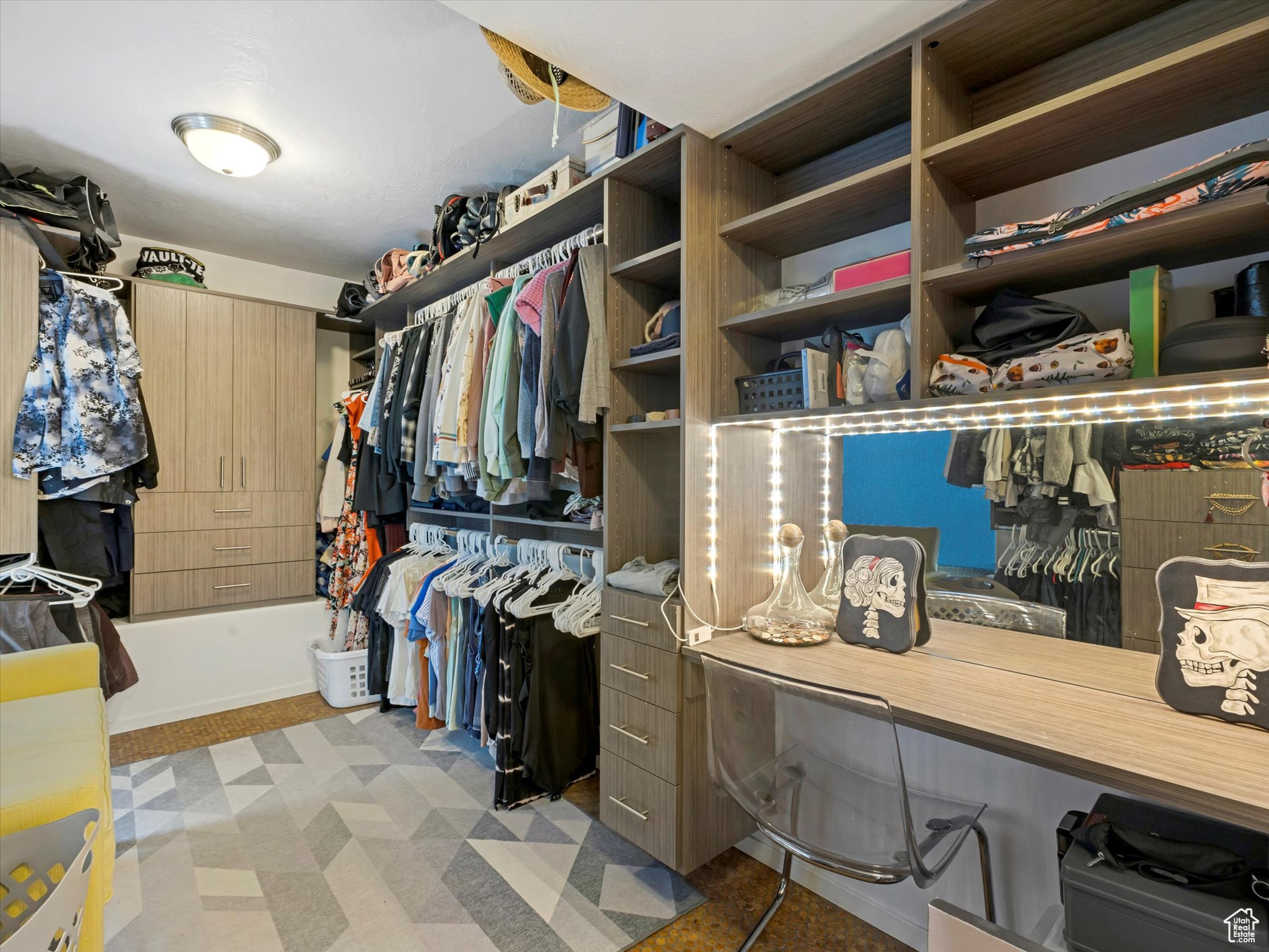 DAYBREAK - Residential