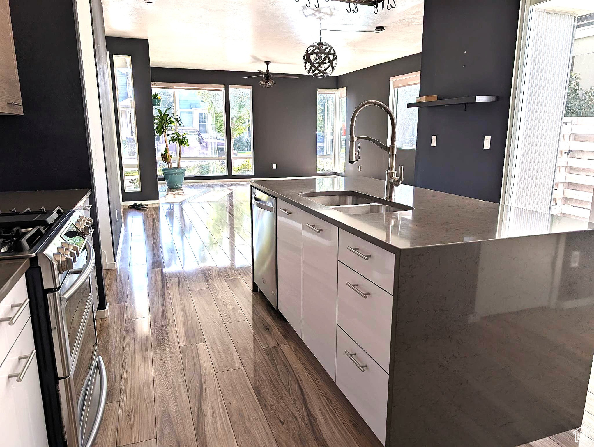 DAYBREAK - Residential