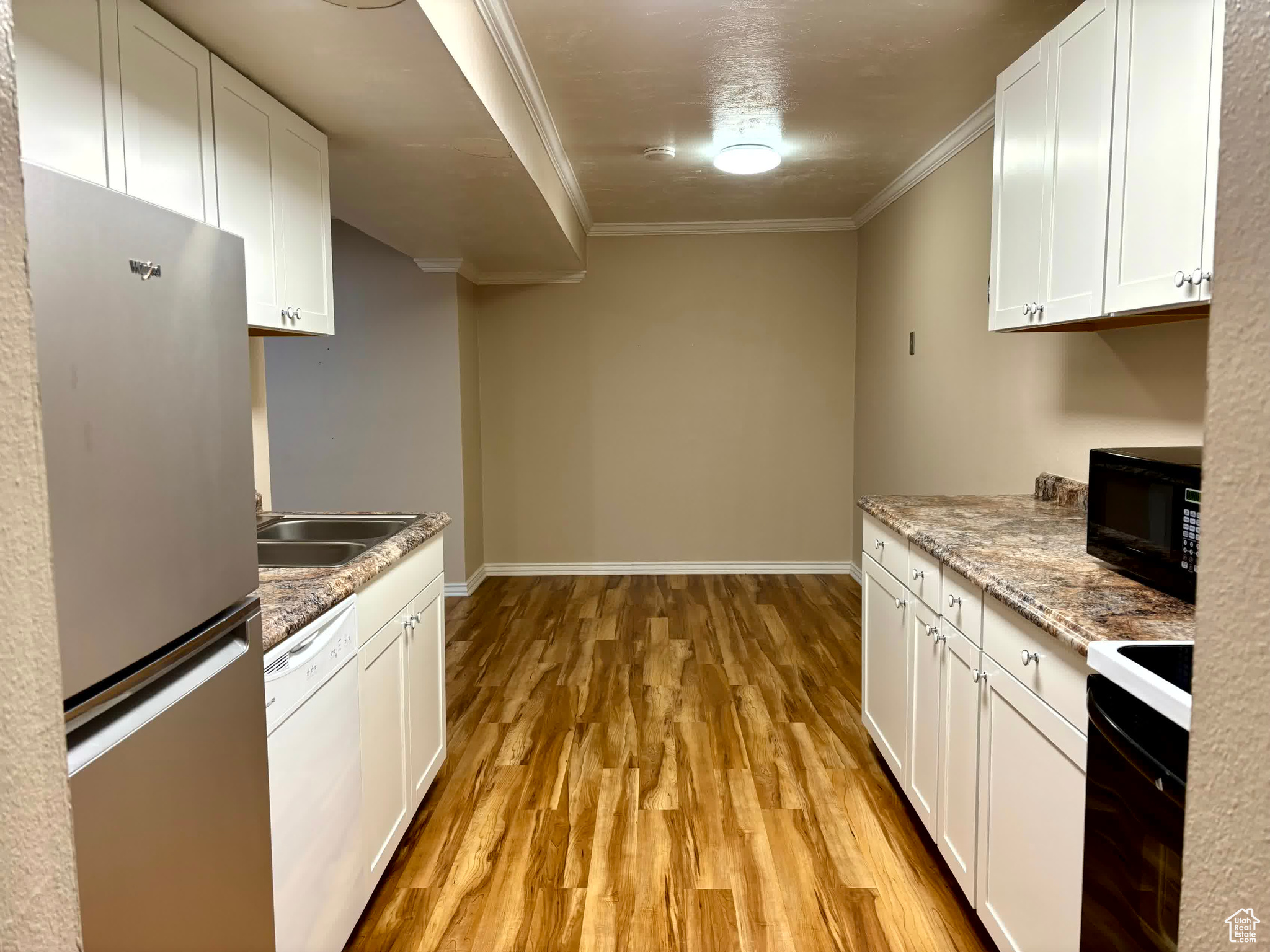WOOD CREST CONDOMINIUM PHASE 3 - Residential