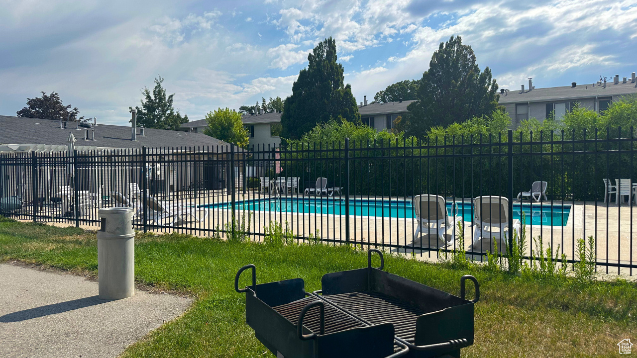 WOOD CREST CONDOMINIUM PHASE 3 - Residential