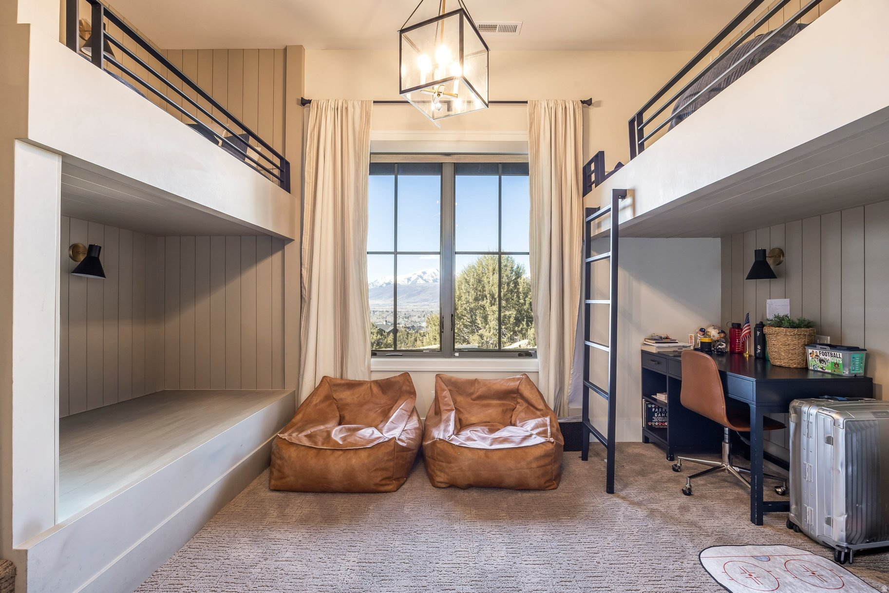 RED LEDGES - Residential