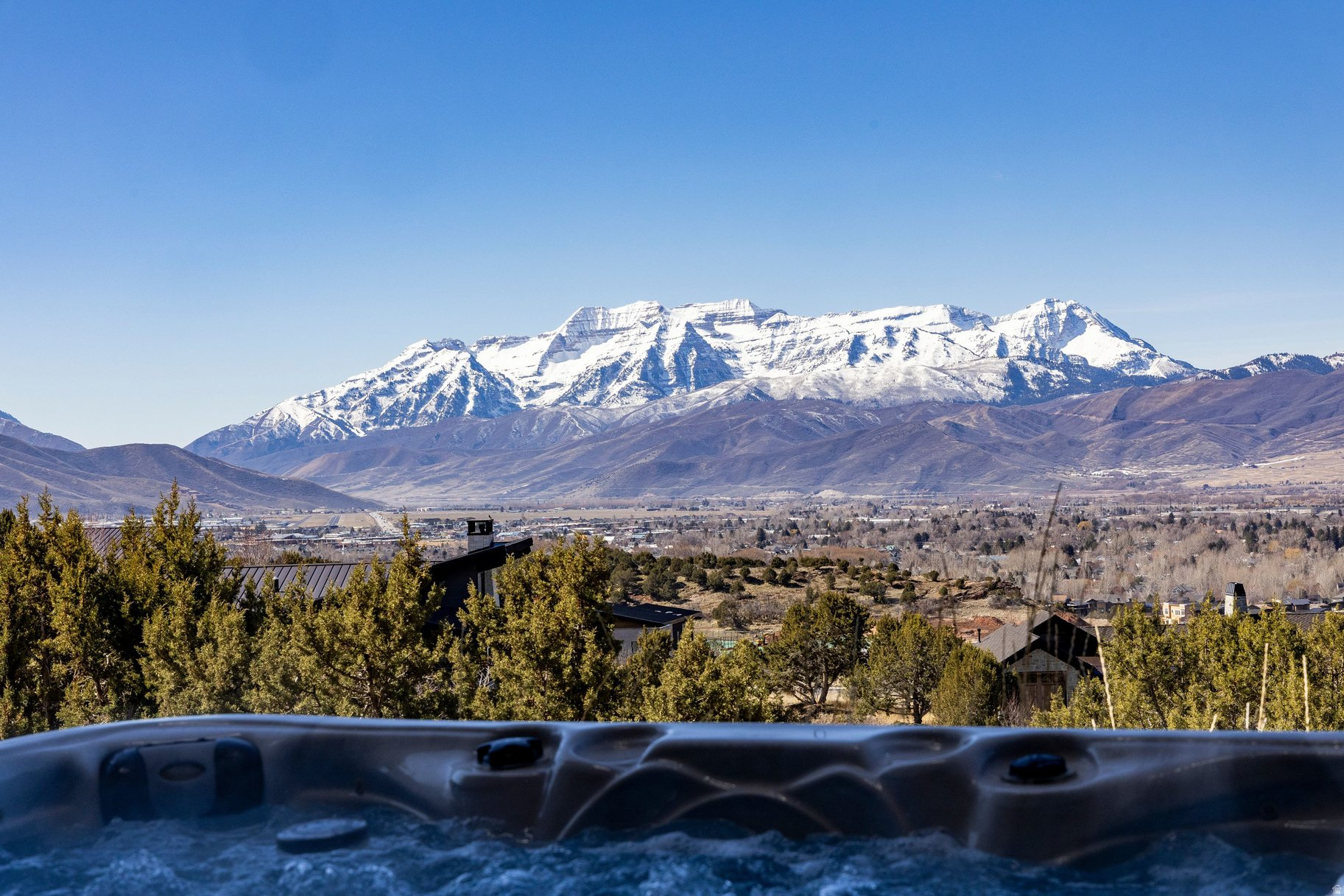 RED LEDGES - Residential