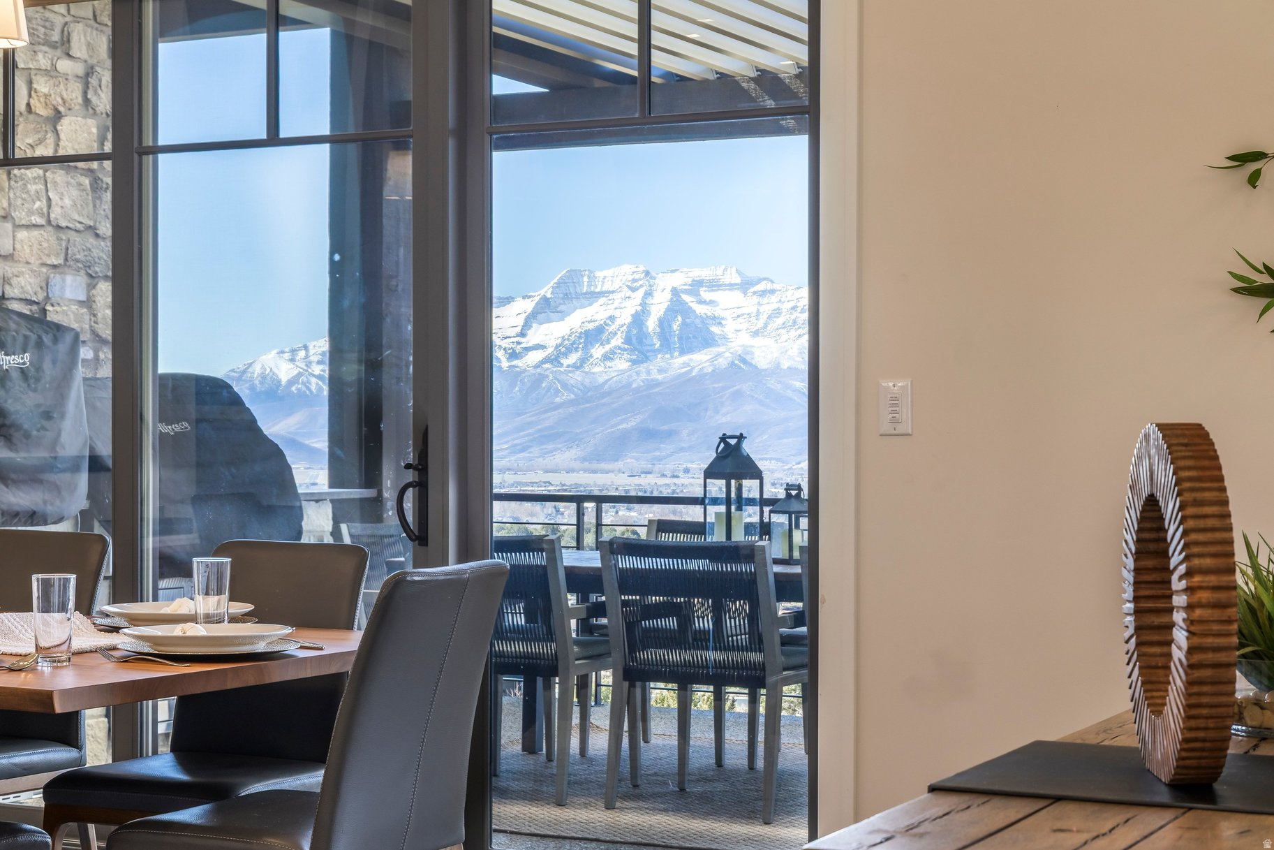 RED LEDGES - Residential