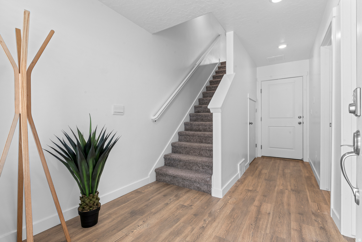 DIXON CREEK - Residential