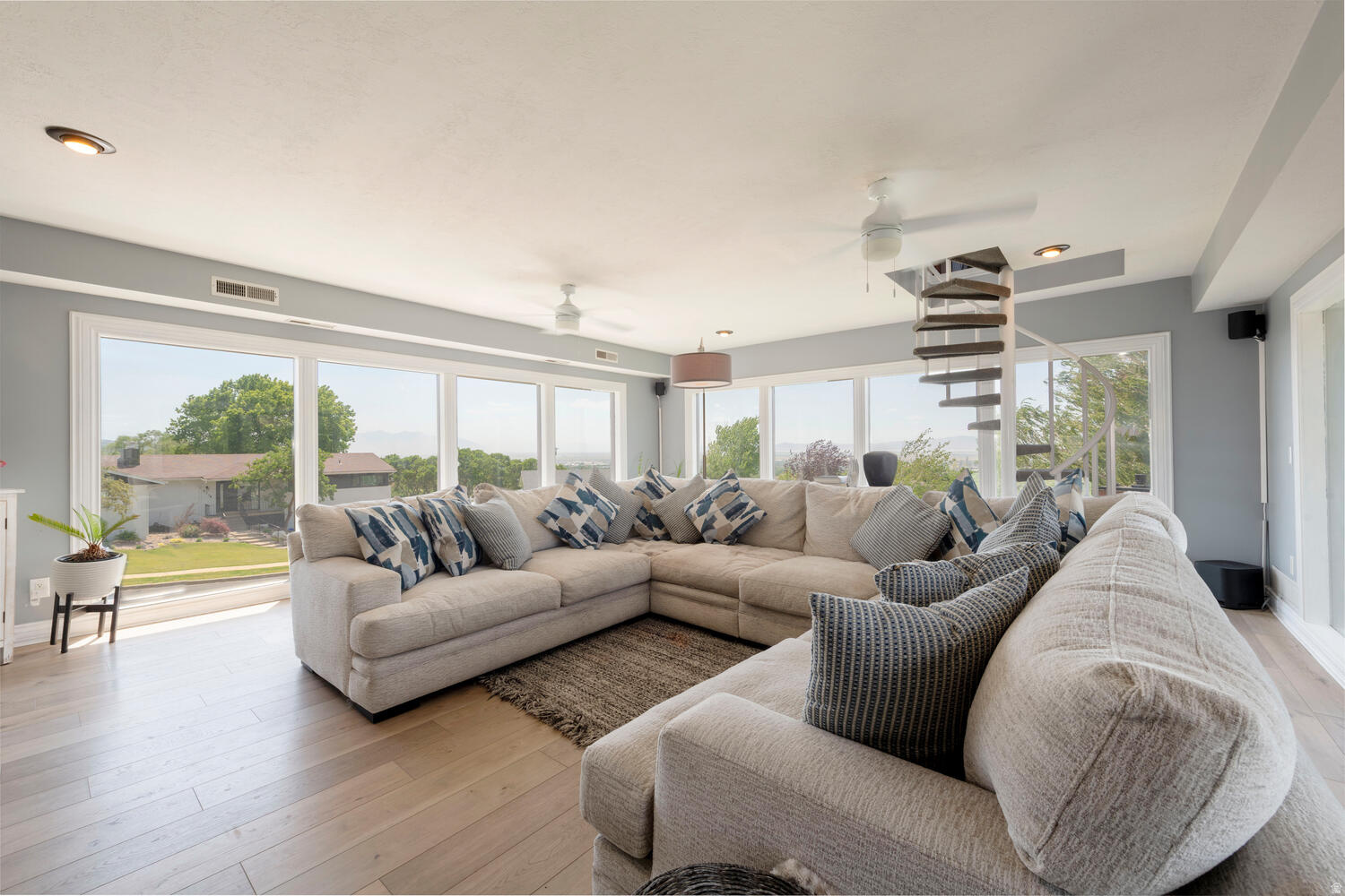 CANYON RIM - Residential