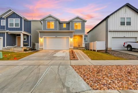 Photo of 522 N SCUTTLEBUTT LN, Saratoga Springs, UT 84045 (MLS # 2129258)