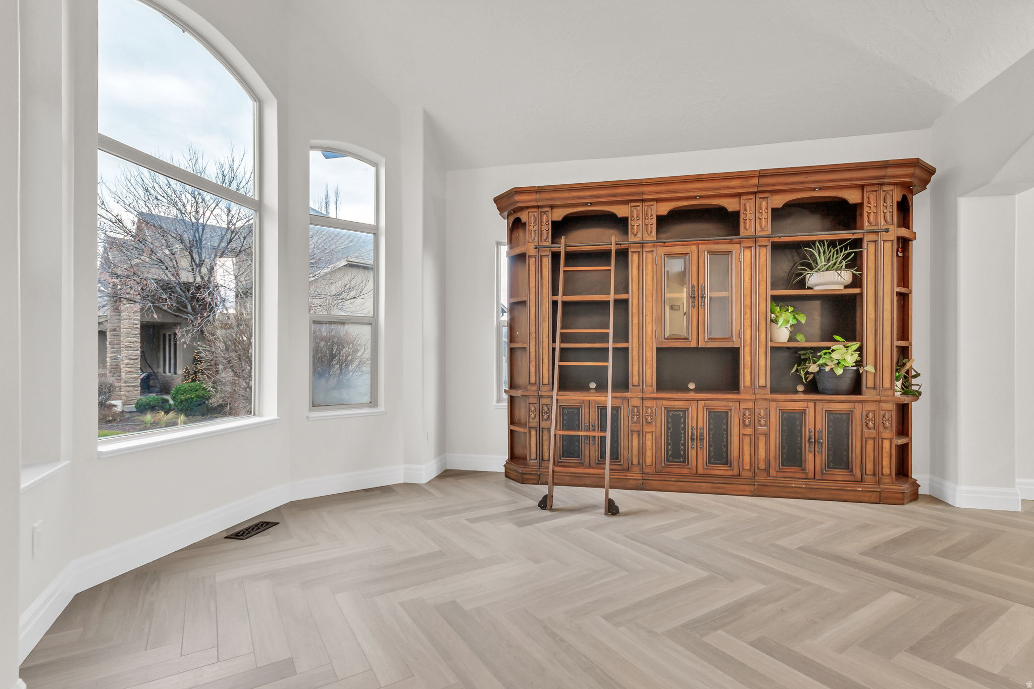 MANILA SPRINGS - Residential