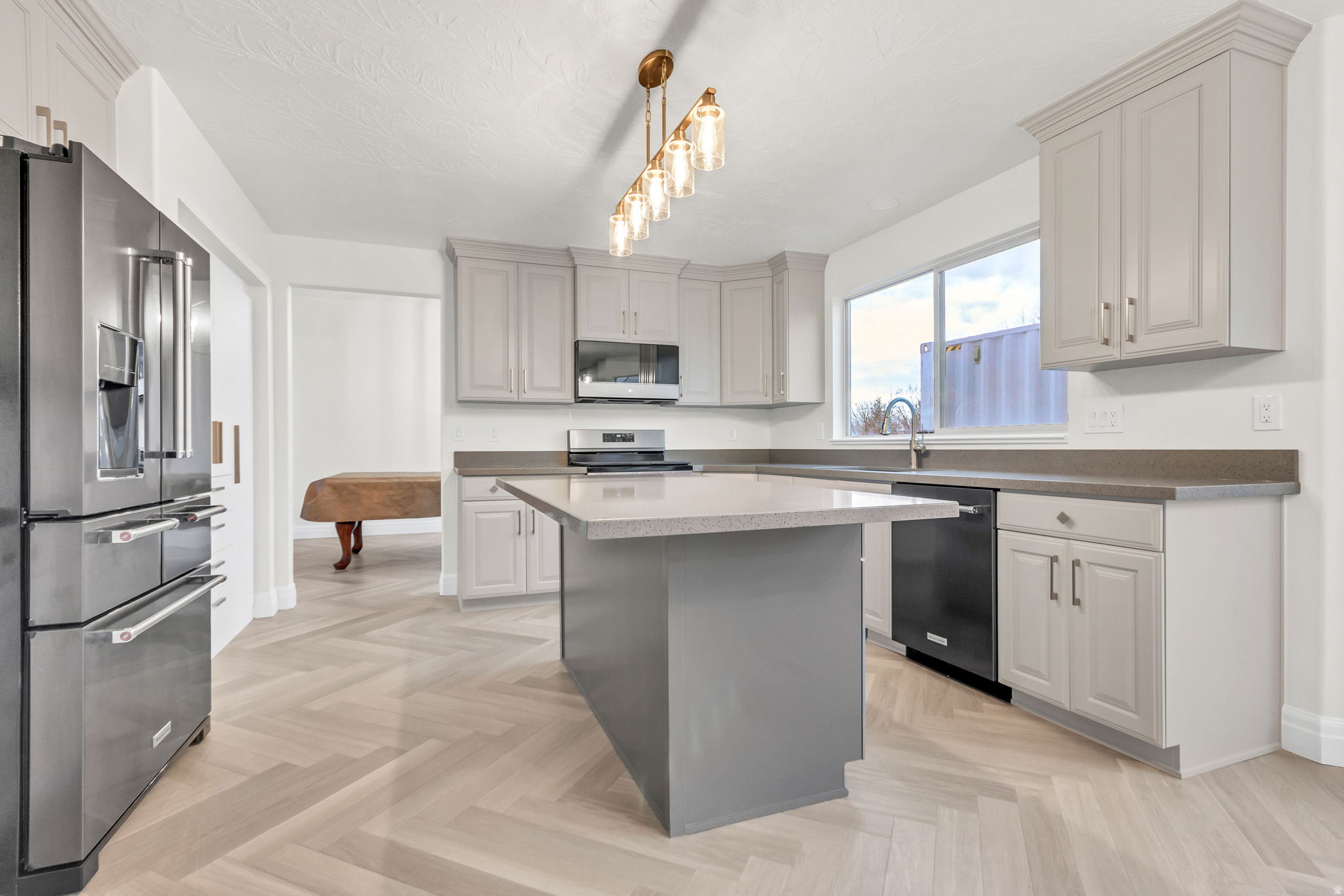 MANILA SPRINGS - Residential