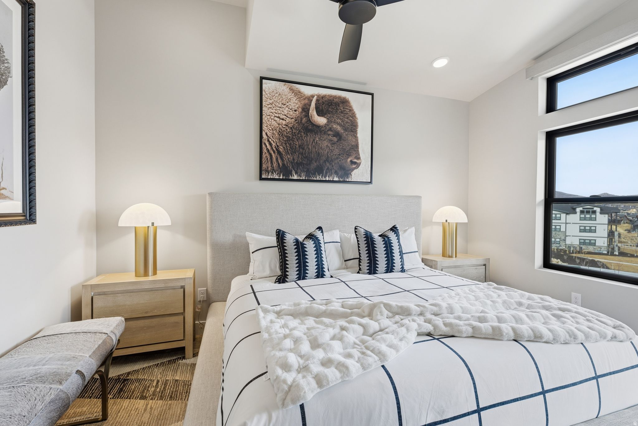 MAYFLOWER LAKESIDE - Residential