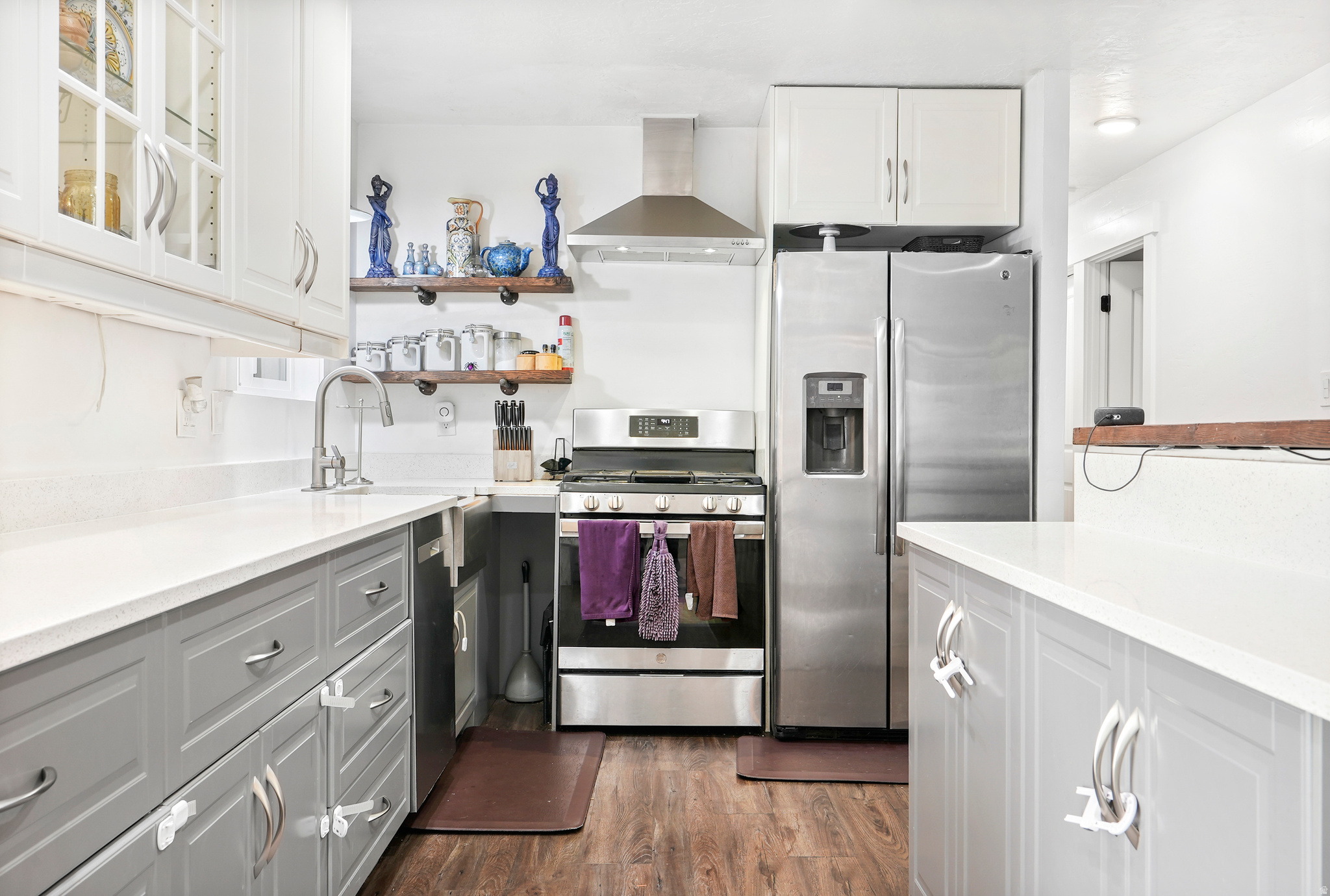 BEVERLY PLACE - Residential