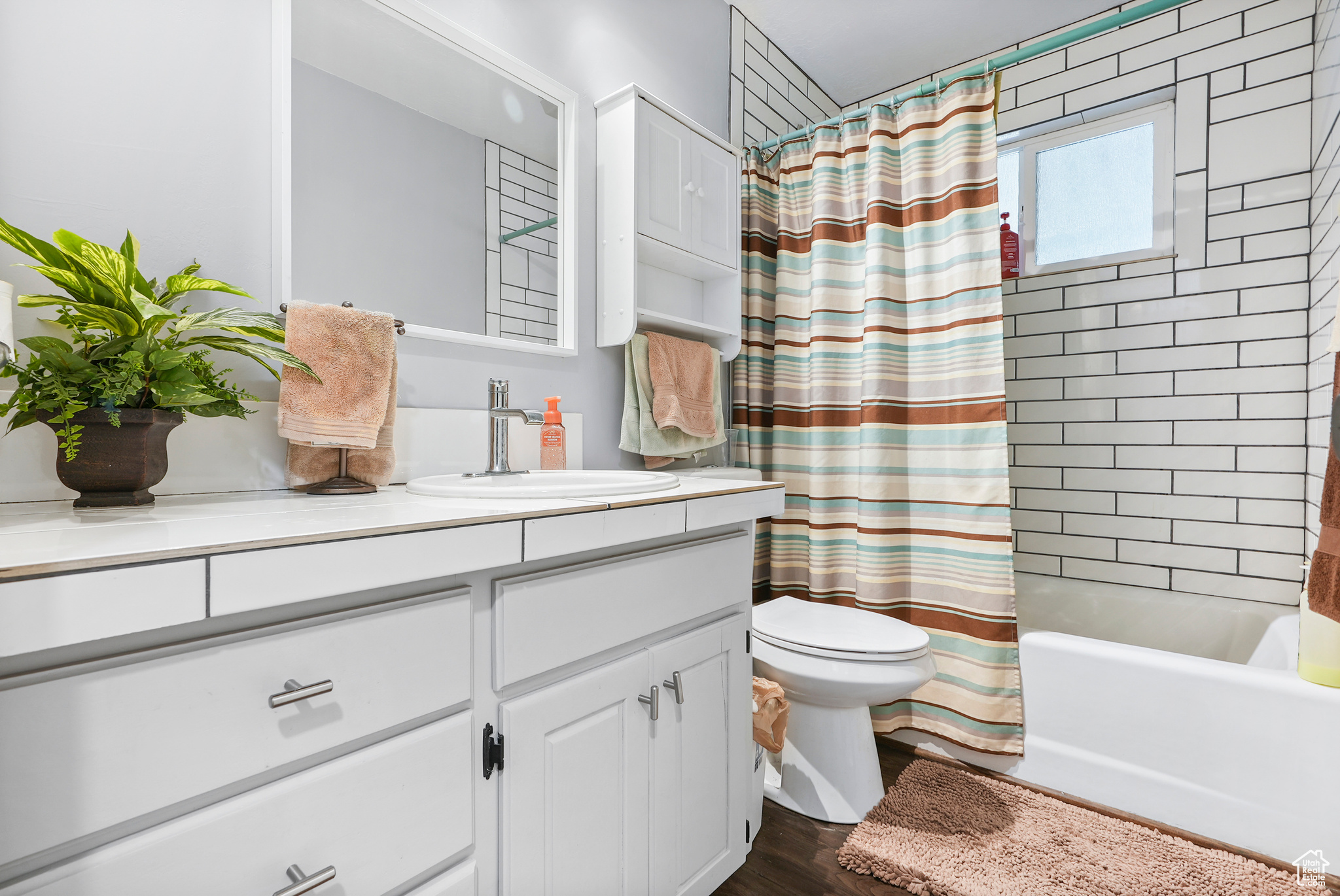 BEVERLY PLACE - Residential