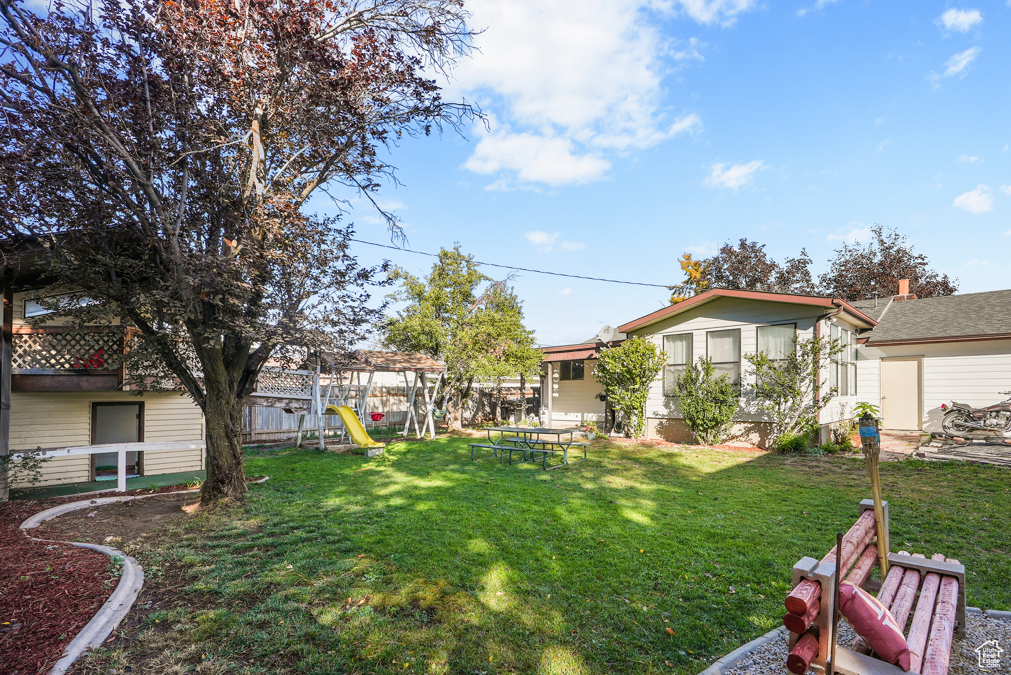 BEVERLY PLACE - Residential