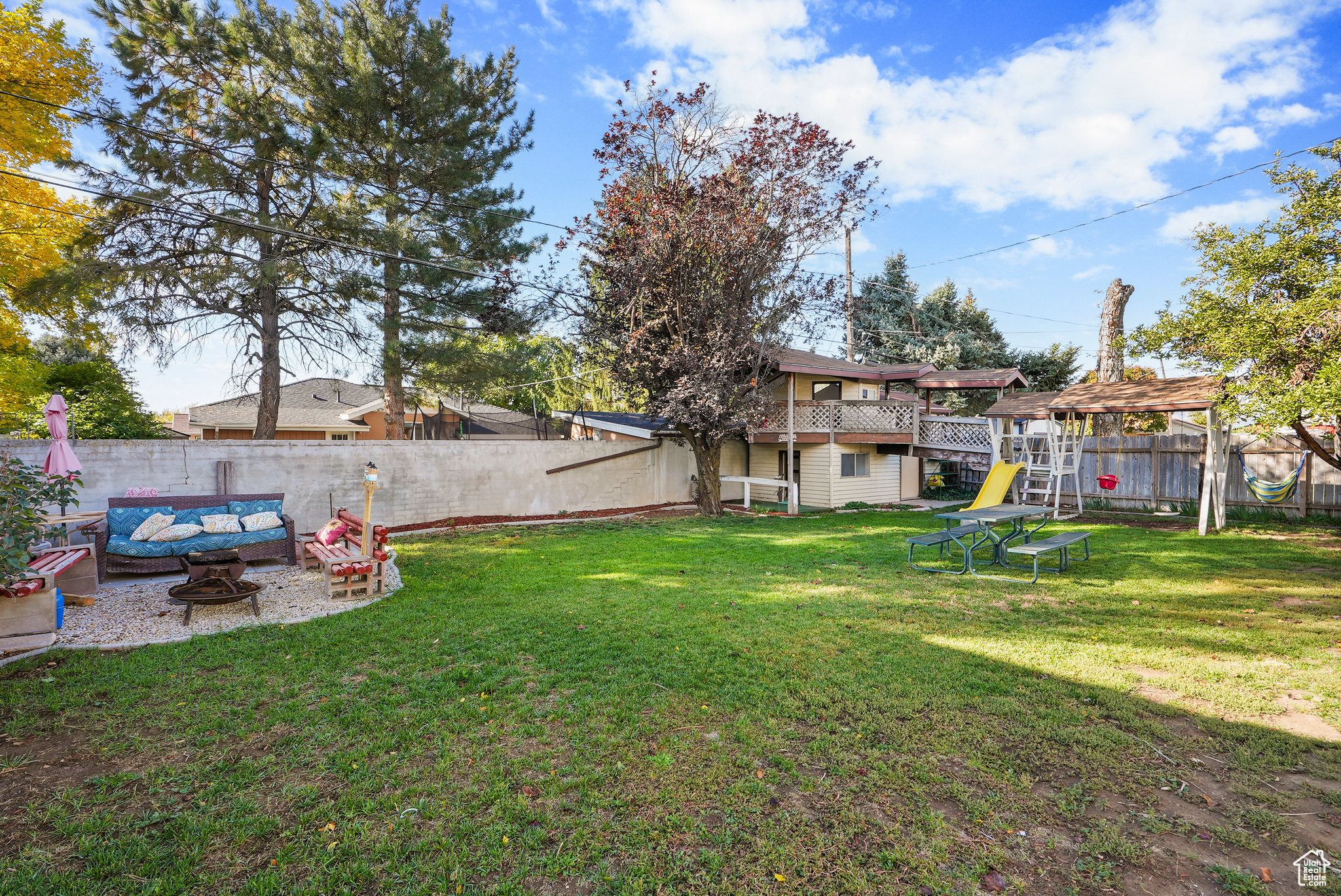 BEVERLY PLACE - Residential