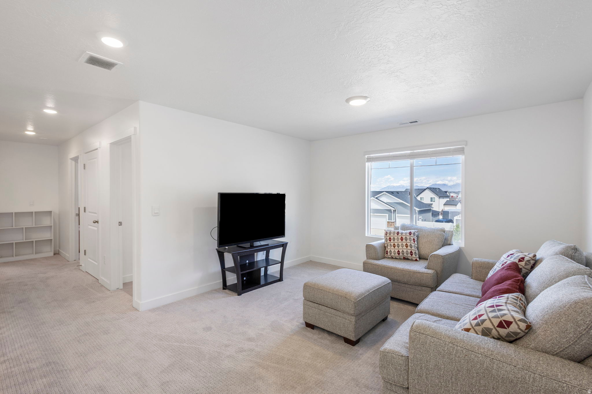 FOOTHILL VILLAGE - Residential