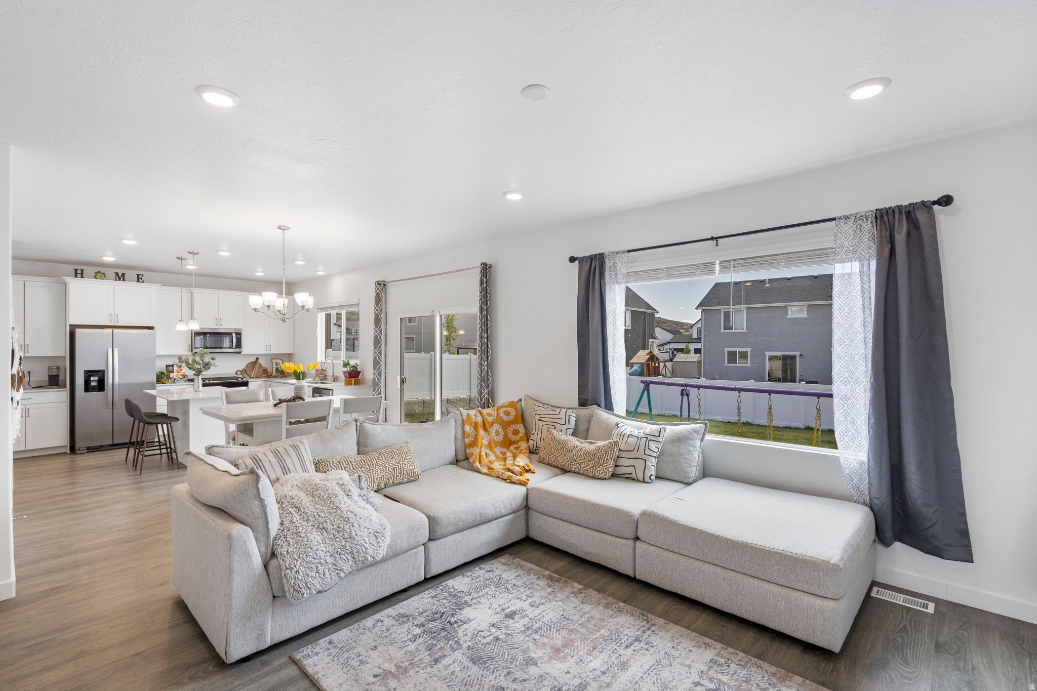 FOOTHILL VILLAGE - Residential