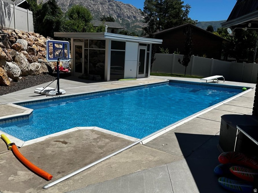 MT LOMOND EST - Residential