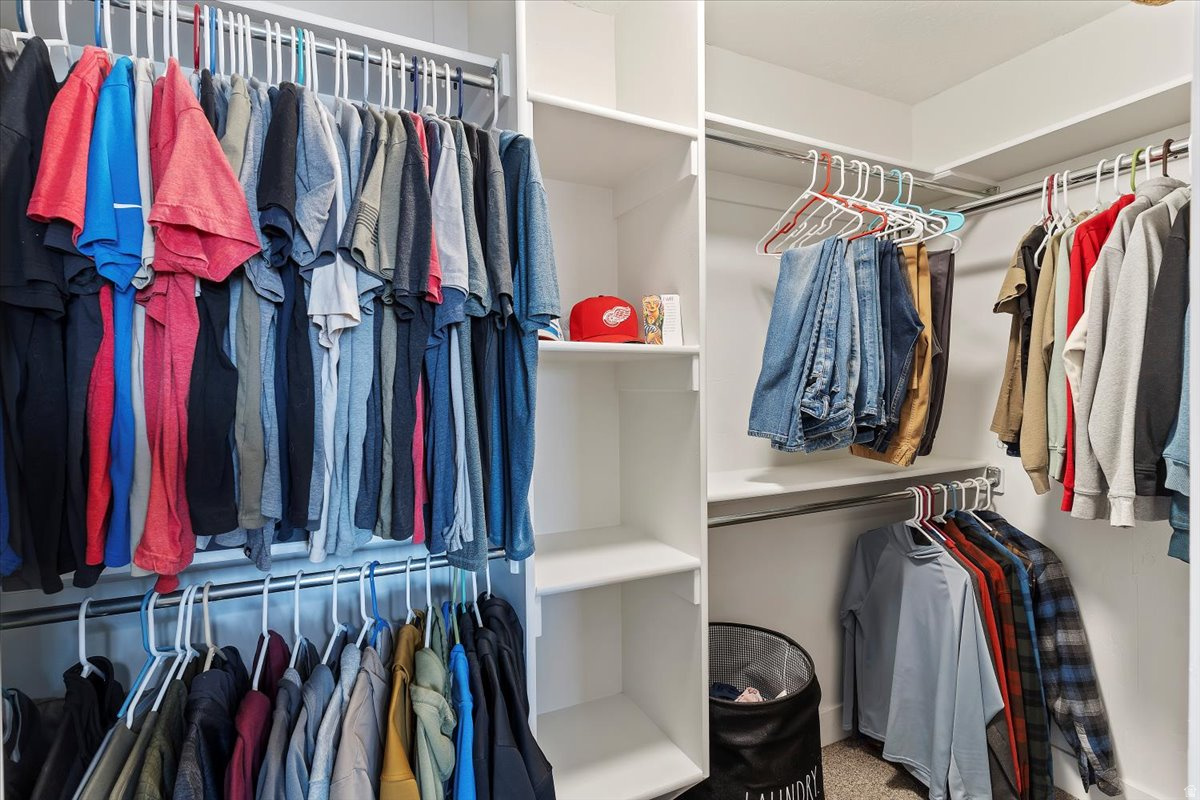 MT LOMOND EST - Residential