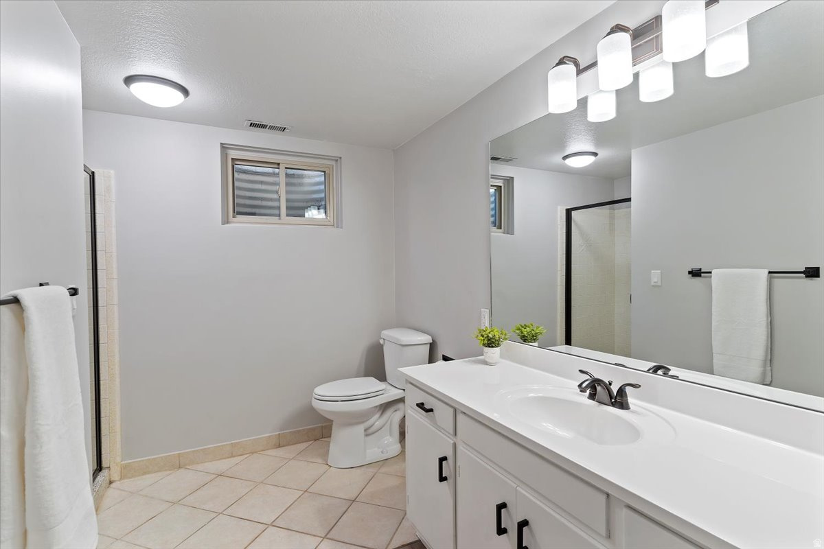 MT LOMOND EST - Residential